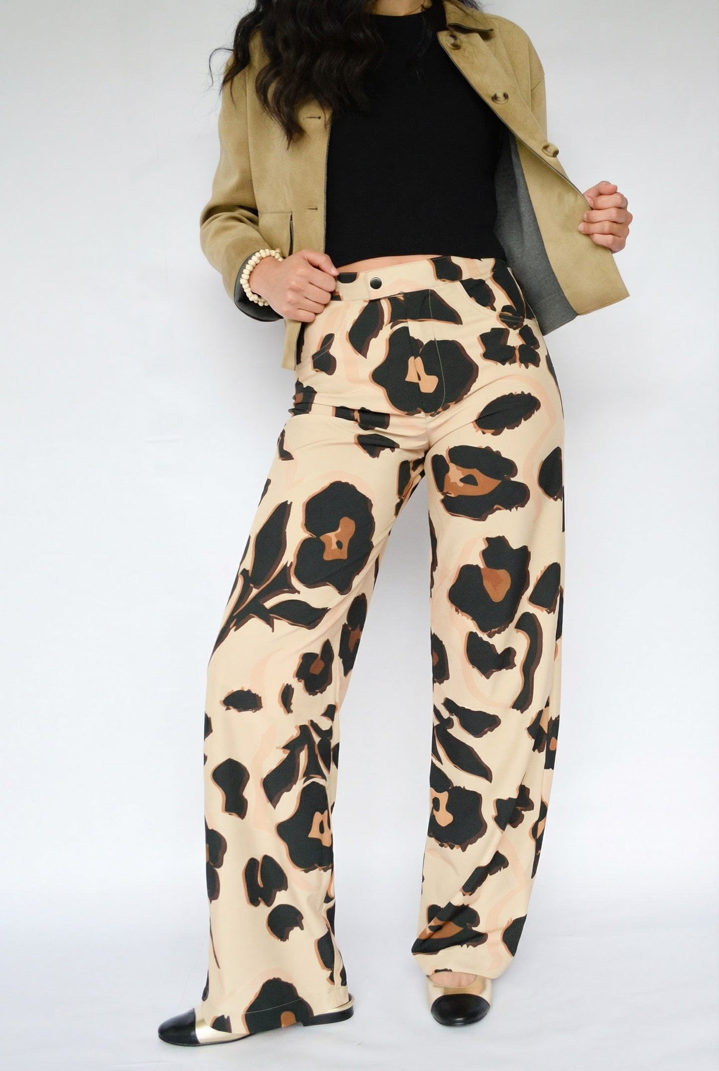pantalón estampado flores mantequilla