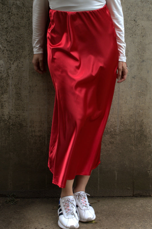 falda seda rojo