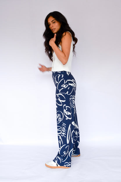 pantalón estampado dibujo flores