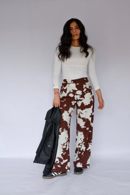 pantalón estampado vaca