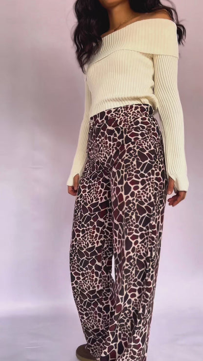 pantalón estampado cocodrilo